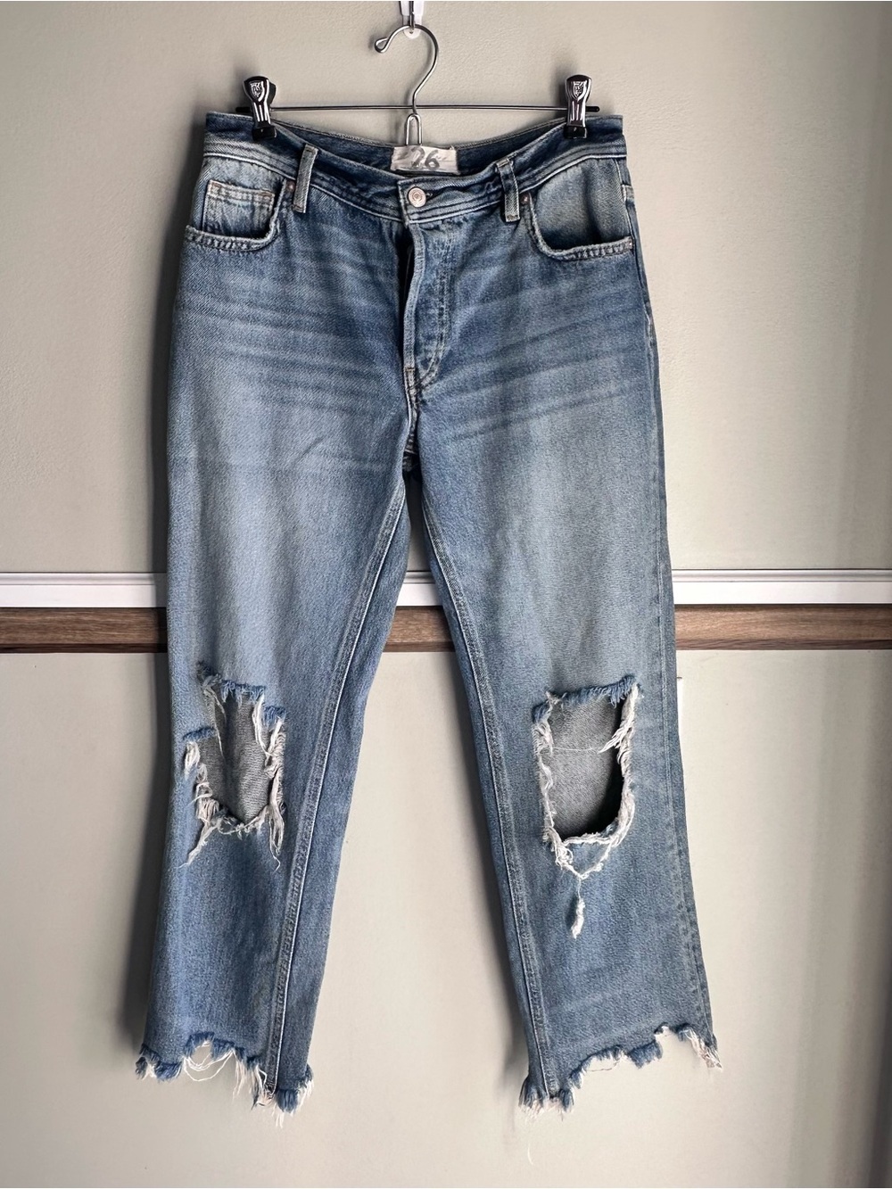 Free People MAGGIE Destroyed Straight Leg Cropped Hem Jeans​